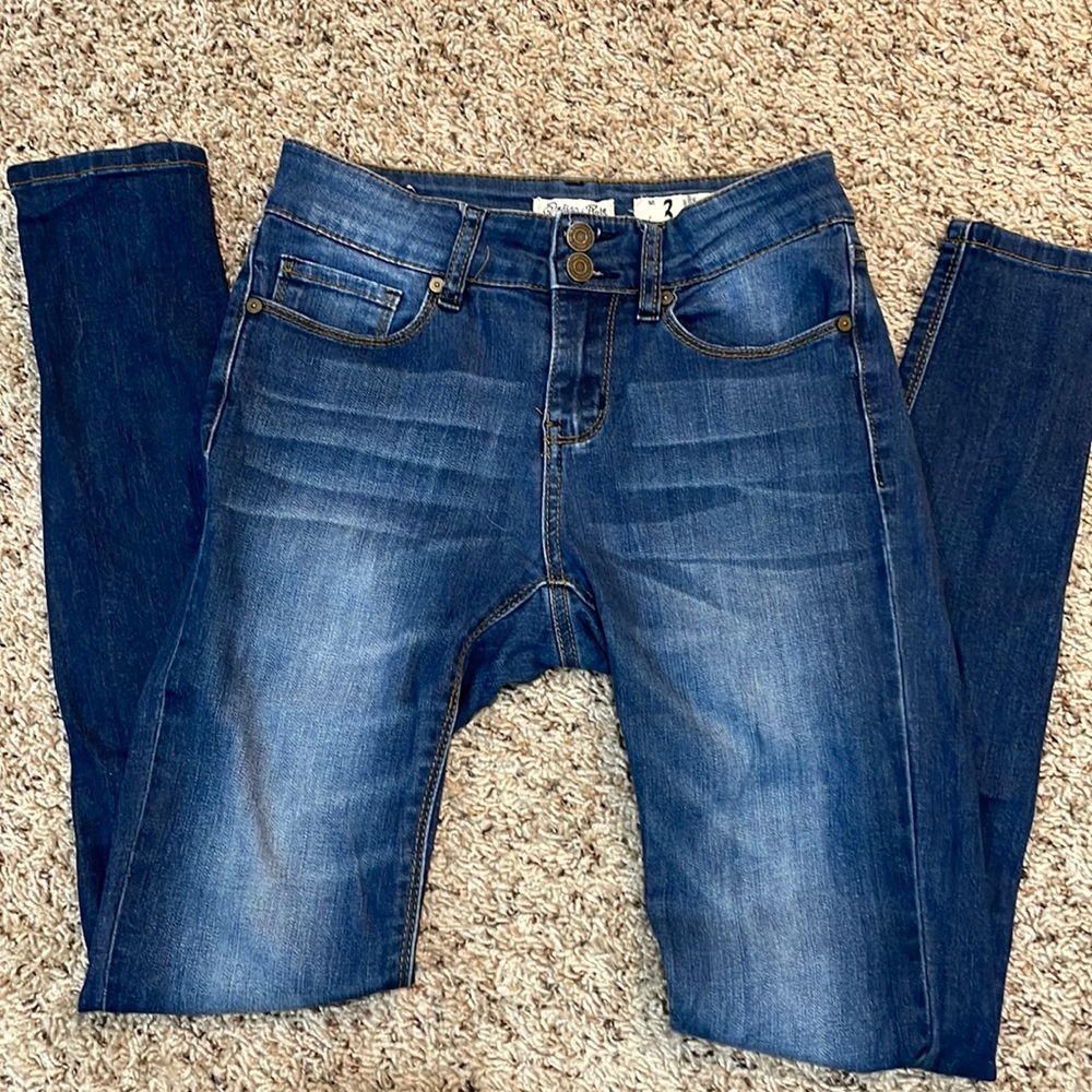 Indigo Rein size 3 skinny anklet cut jeans